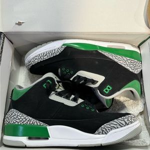 Jordan 3s Pine Green Size 11.5 with og box